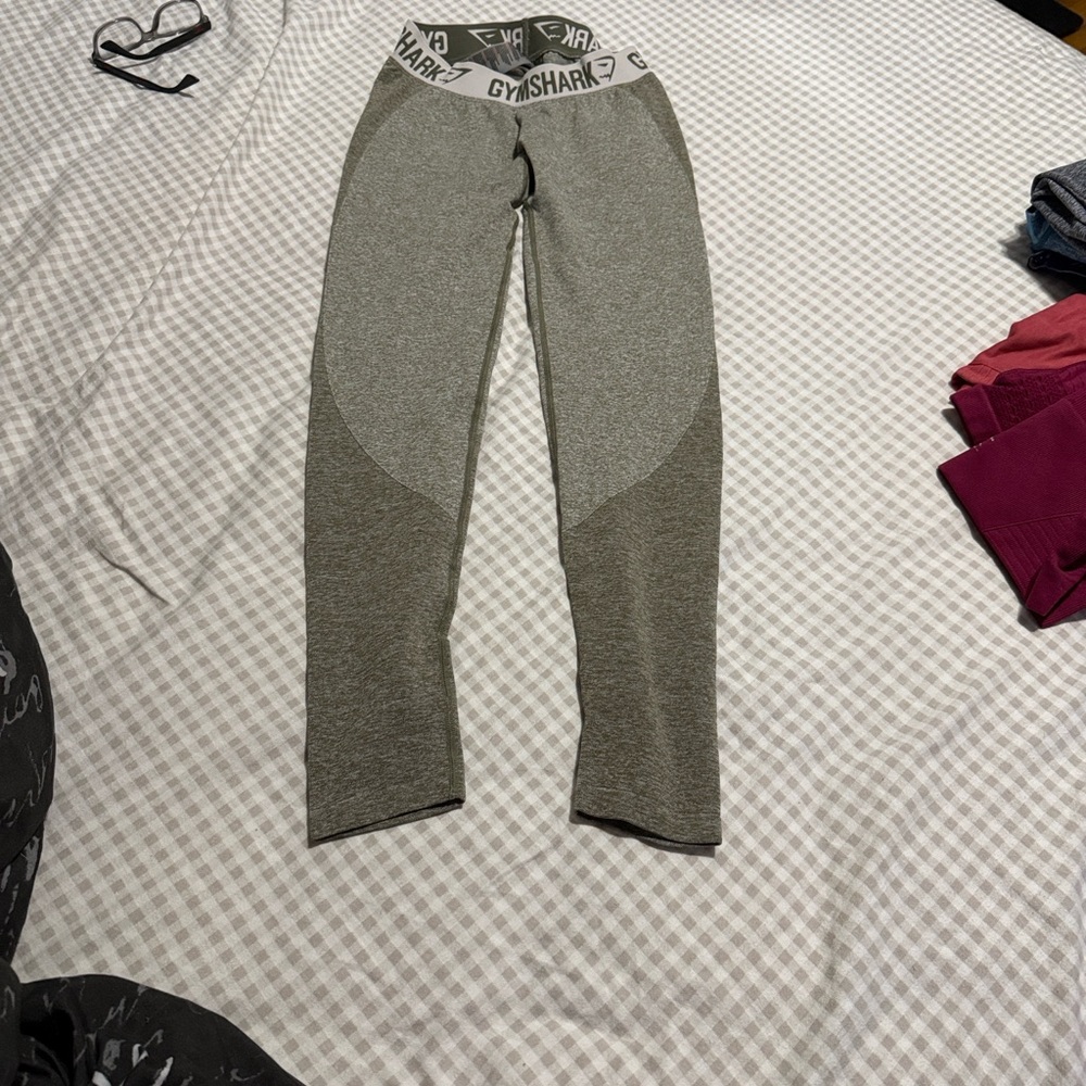 Gymshark Olive Leggings - Picture 2 of 3